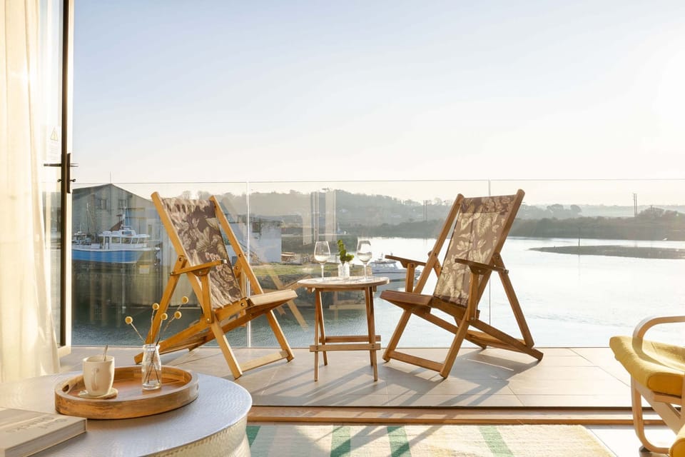 Balcony at Clearwater House, Hayle, Cornwall, self catering with Beach Retreats.