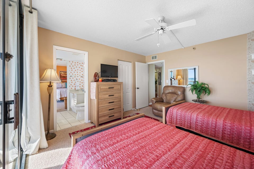 Guest bedroom with a shared jack & jill bath