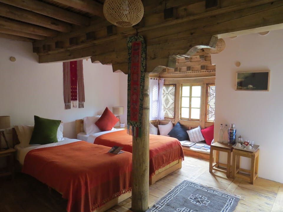 Executive Room, Balcony, Mountain View | Blackout drapes, soundproofing, WiFi (free), individually furnished