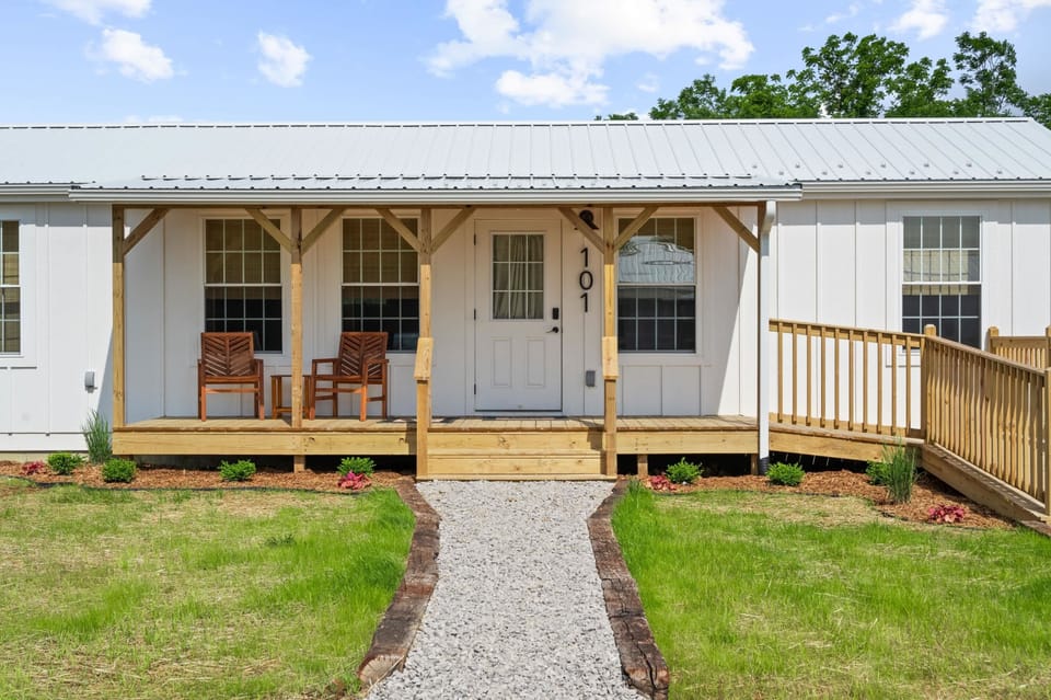 This cabin is equipped with a ramp for convenient access! 
