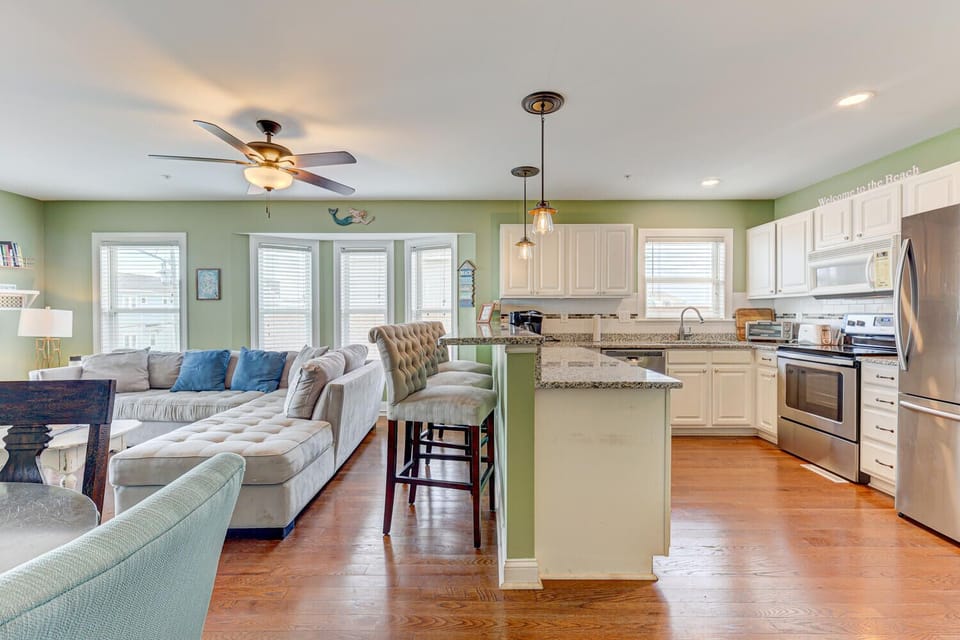 Writers Cove-Kitchen