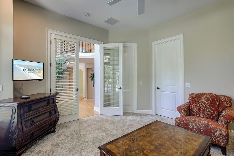 Den with sleeper sofa mid level