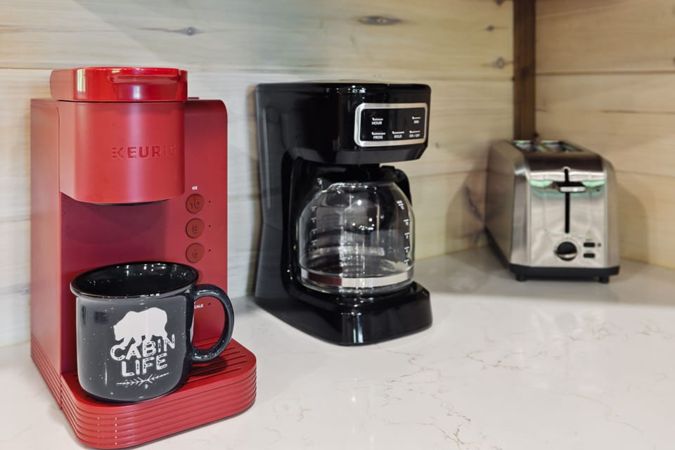 Cabin, 4 Bedrooms | Coffee and/or coffee maker