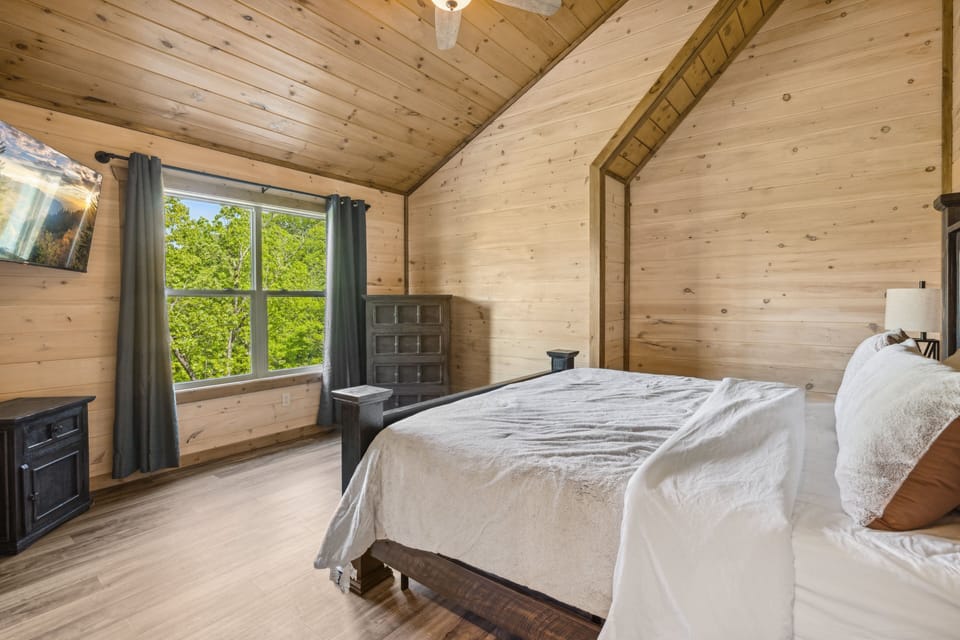 Cabin, 4 Bedrooms | 4 bedrooms, WiFi (free)