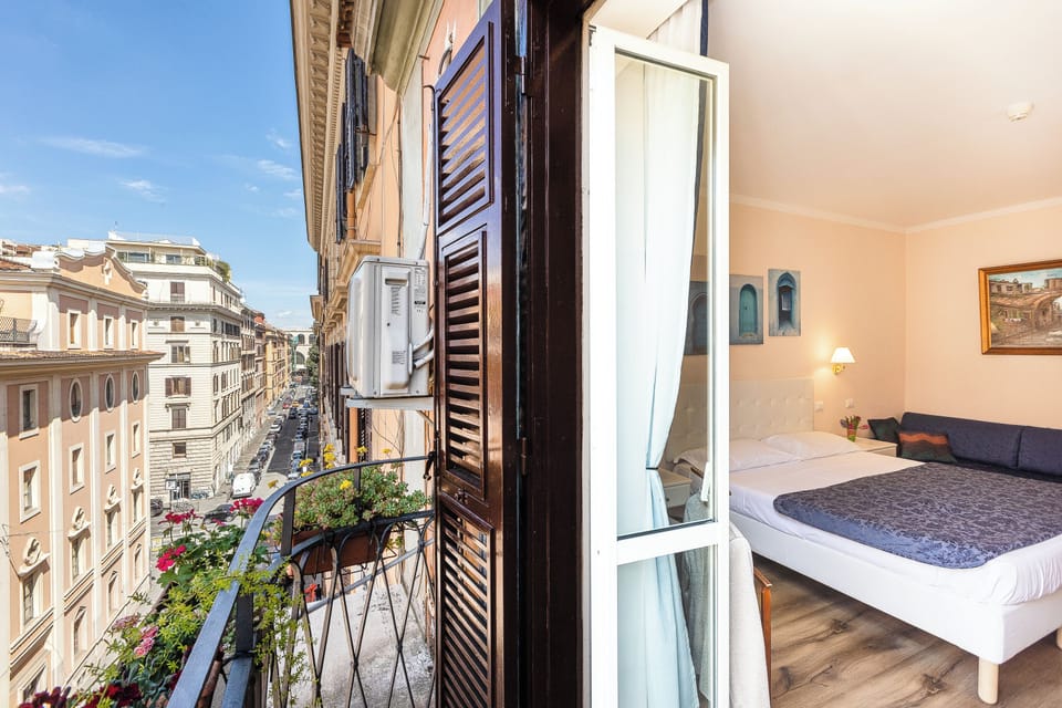 Triple Room | City view