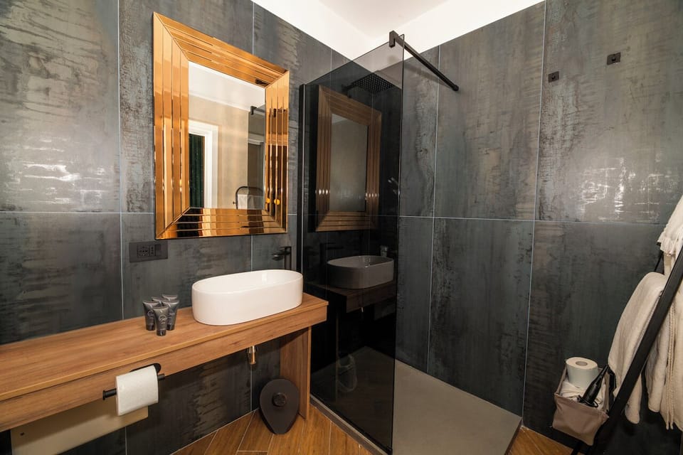 Classic Room | Bathroom | Hair dryer, bidet