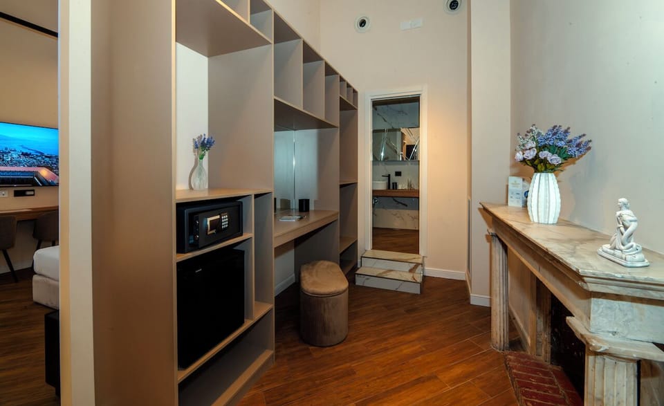Executive Quadruple Room | Desk, soundproofing, WiFi (free)