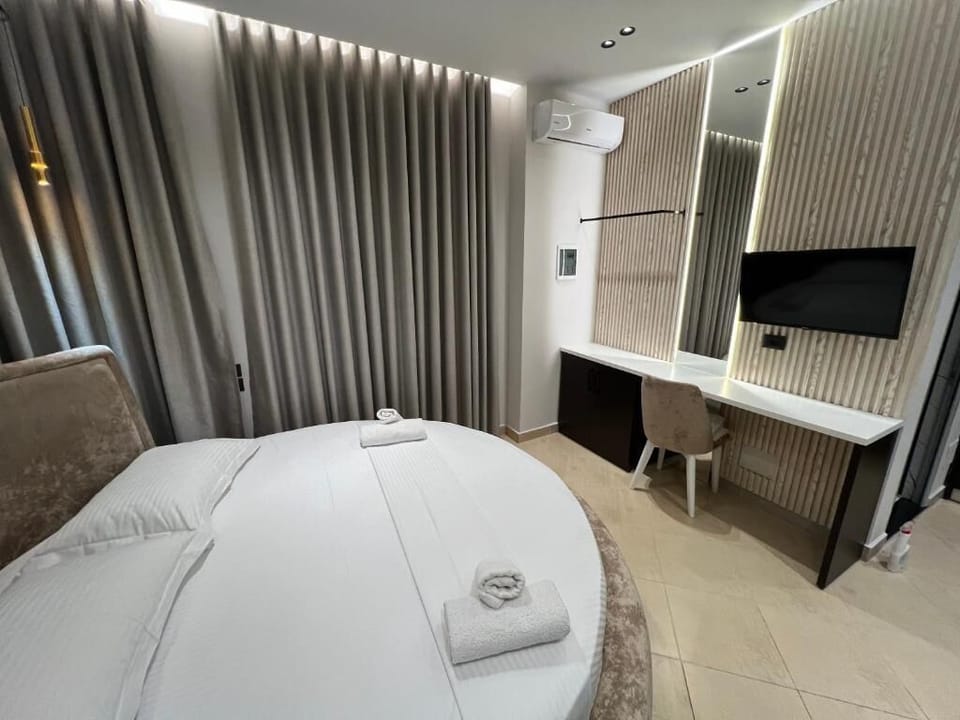 Superior Quadruple Room, Balcony, Lake View | Blackout drapes, WiFi (free), bed sheets