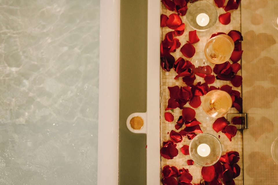 Couples treatment rooms, hot tub, steam room, Turkish bath