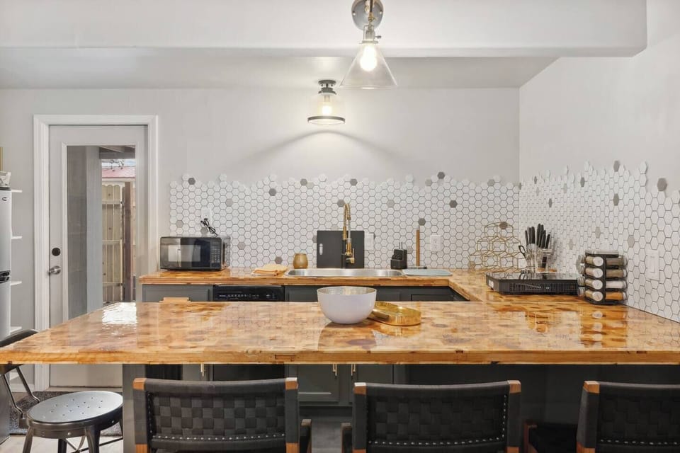 Custom kitchen countertop