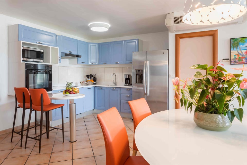 Suite, 3 Bedrooms, Balcony, Ocean View | Private kitchenette | Coffee/tea maker, full-size fridge, microwave, oven