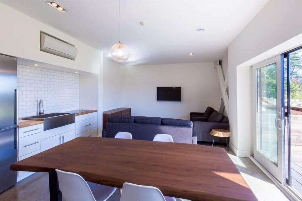 Loft, 1 Bedroom, Not Ocean Front | Living area | 60-inch flat-screen TV with cable channels, TV