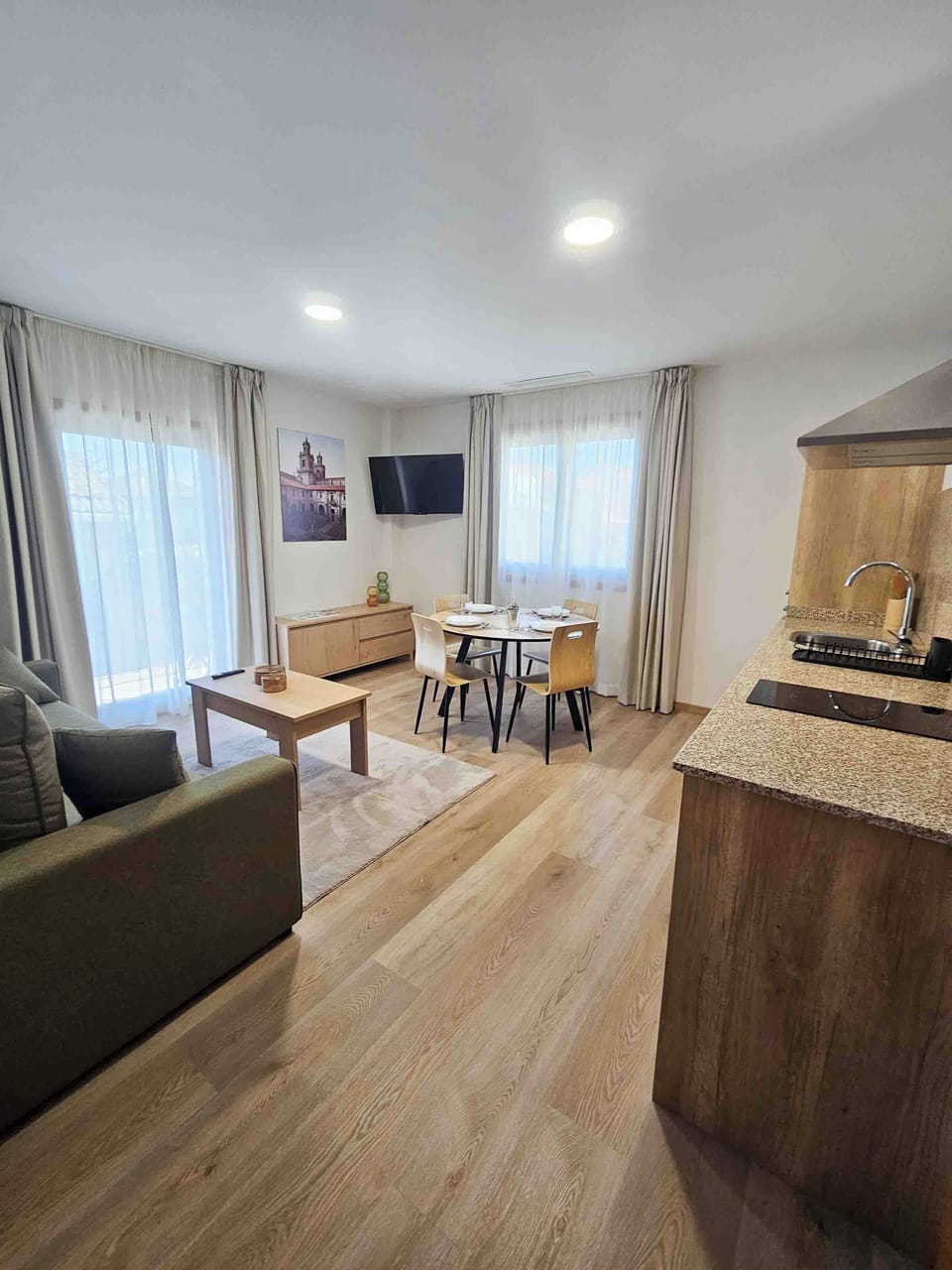 Apartment | Living area | 32-inch Smart TV with digital channels