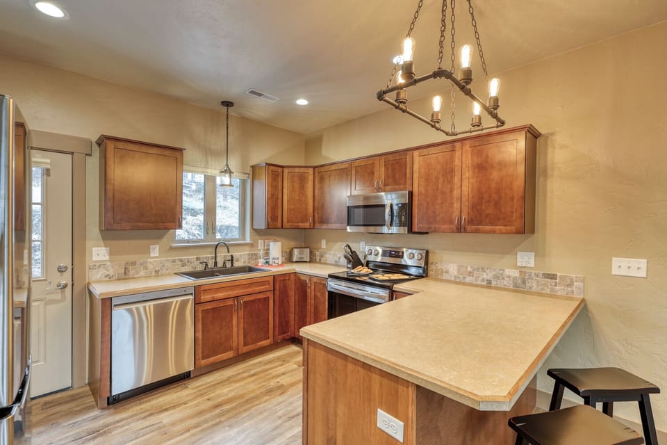 Enjoy all the amenities of your fully furnished kitchen.