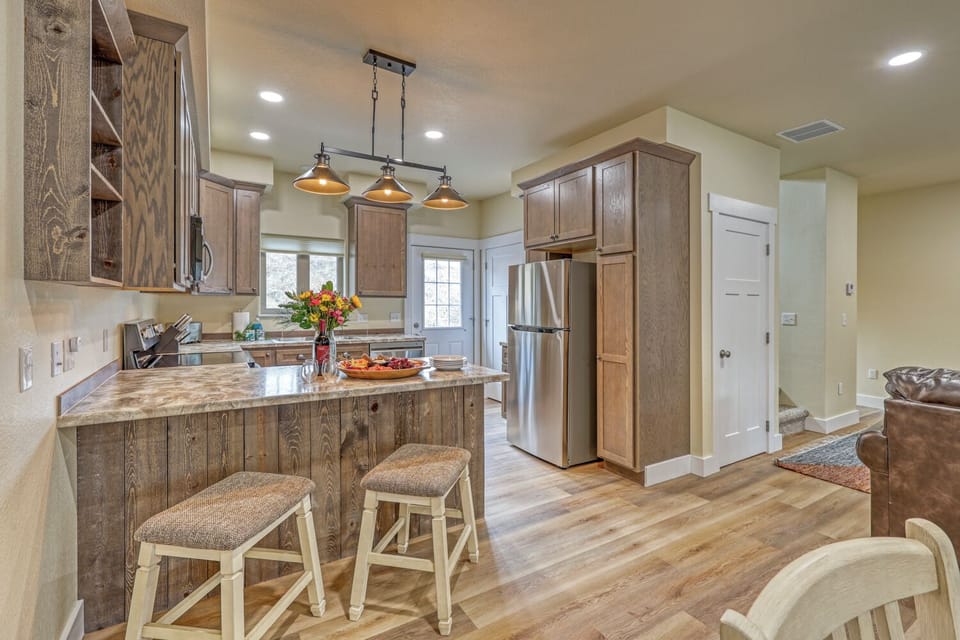 Enjoy all the amenities of your fully furnished kitchen.