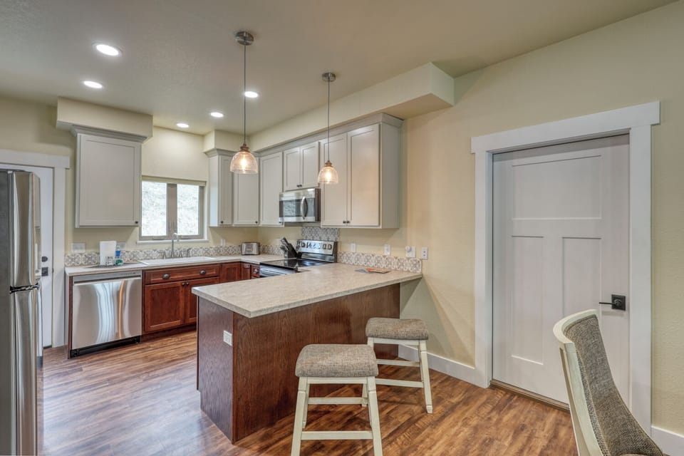 Fully equipped kitchen.