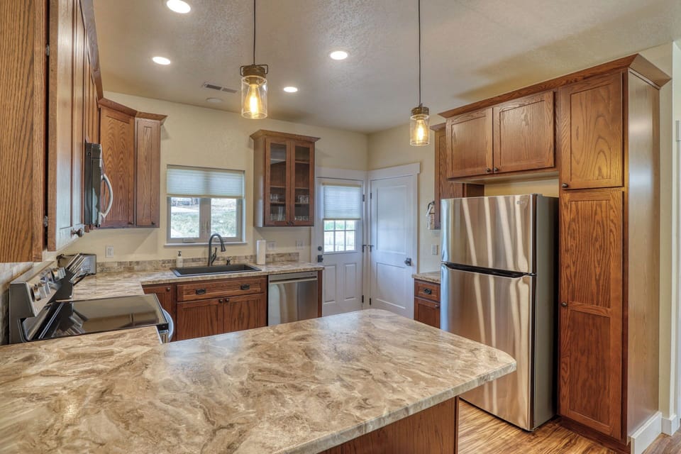 Full kitchen