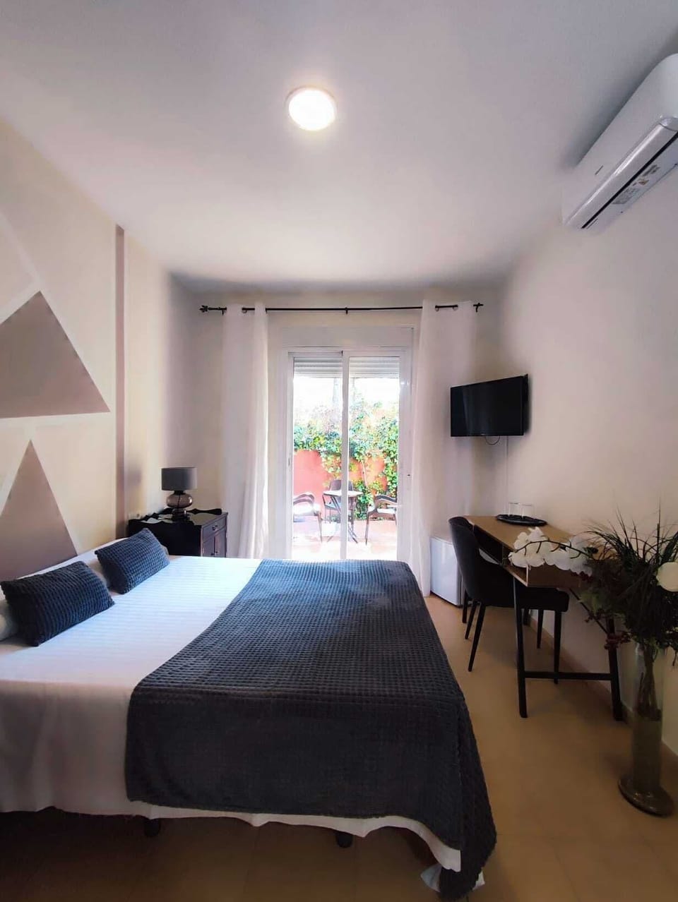Double Room (with extra bed, 3 adults) | Down comforters, minibar, rollaway beds, free WiFi
