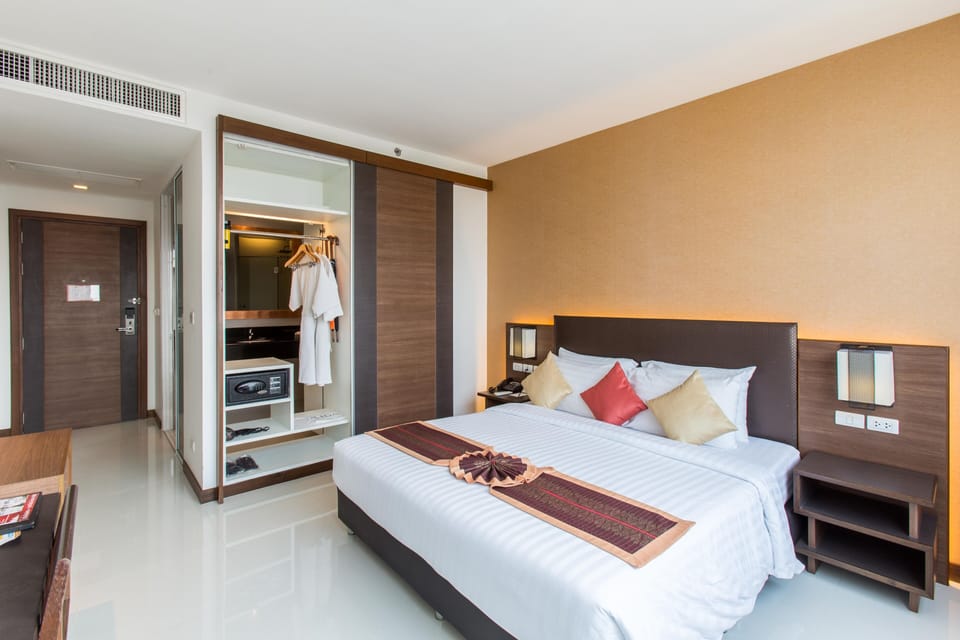 Minibar, in-room safe, desk, soundproofing