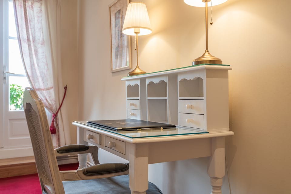 Junior Suite | 1 bedroom, premium bedding, minibar, in-room safe