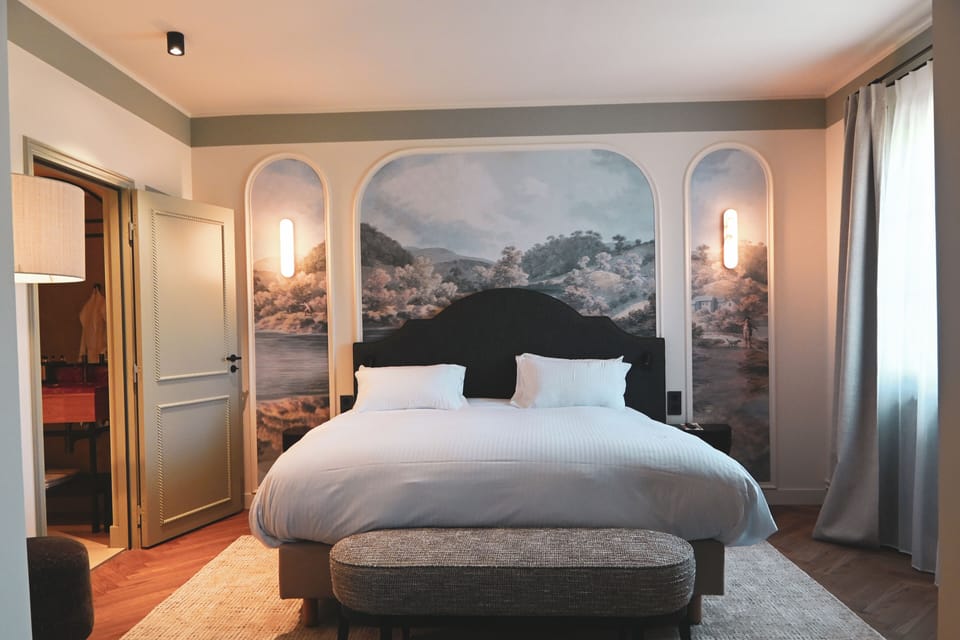 Junior Suite | 1 bedroom, premium bedding, minibar, in-room safe