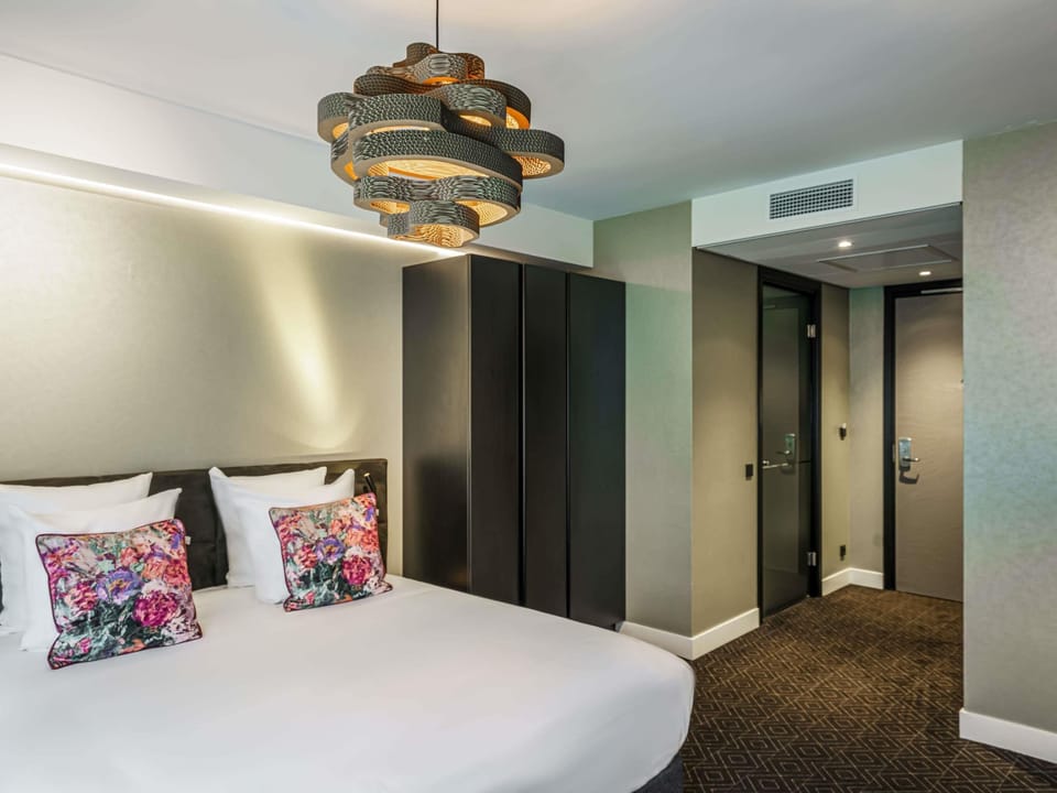 Classic Room, 1 Double Bed | Premium bedding, in-room safe, desk, soundproofing