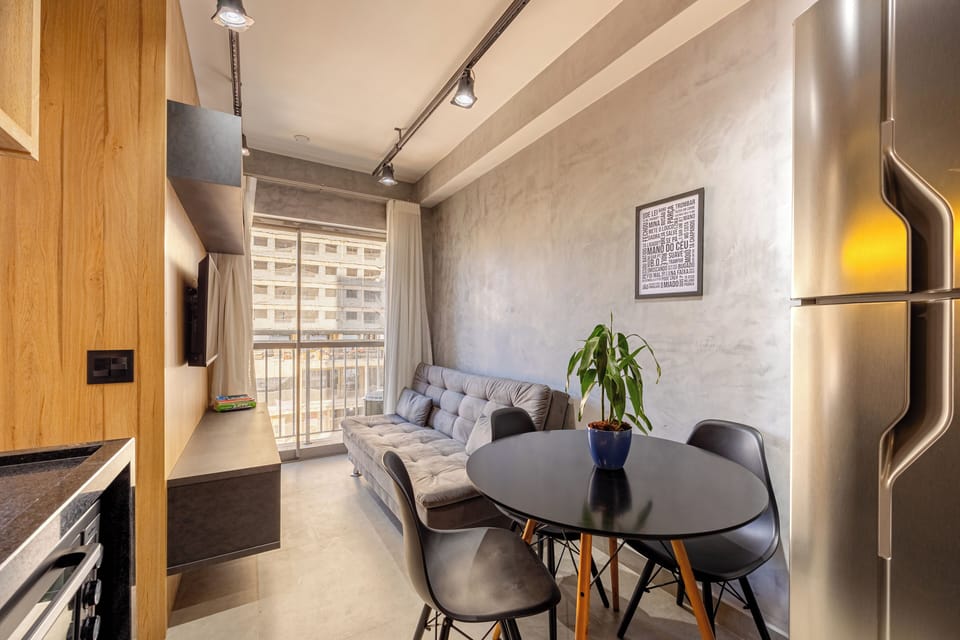 Deluxe Studio, City View | Living area | 43-inch flat-screen TV with digital channels, Netflix
