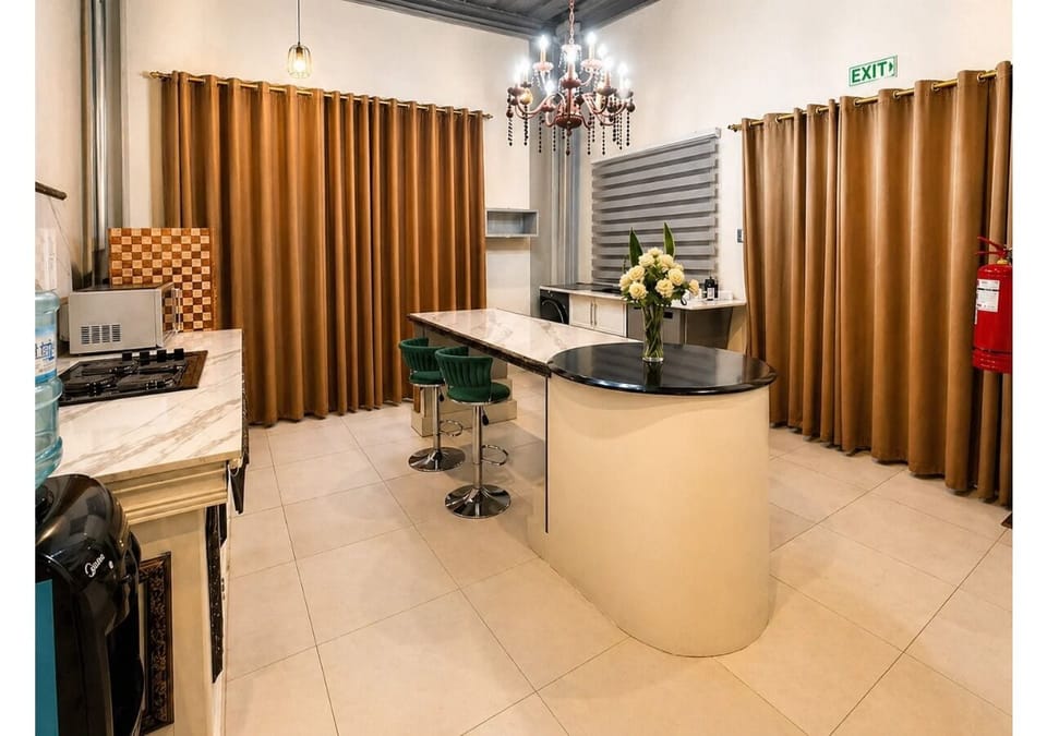 Executive Apartment | Private kitchen | Fridge, stovetop, dishwasher, electric kettle