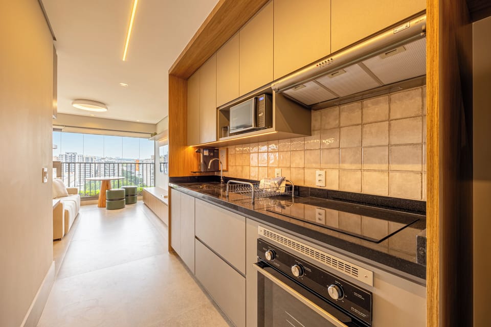 Exclusive Studio, City View | Private kitchen | Full-size fridge, microwave, oven, stovetop