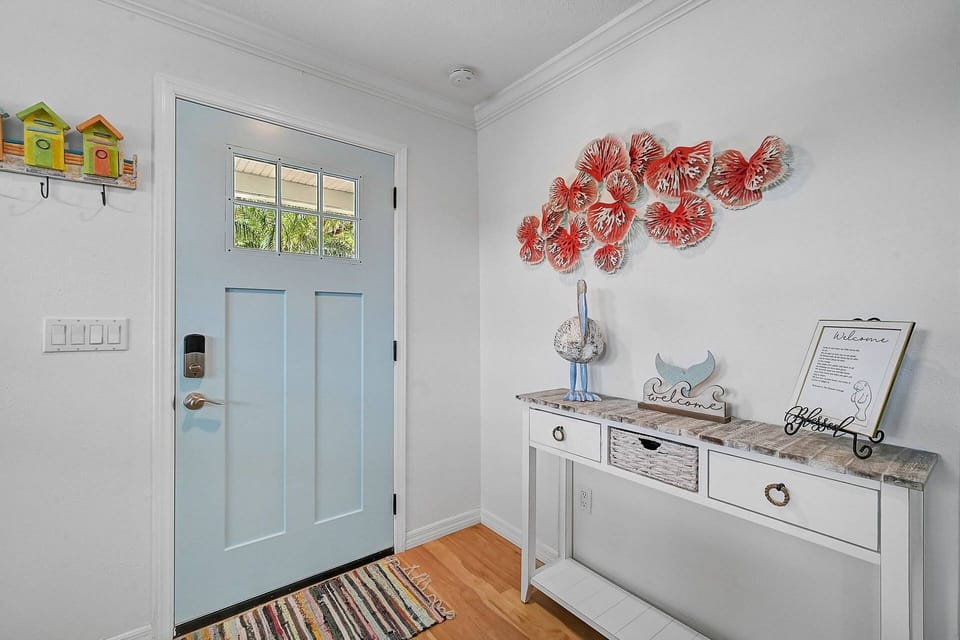 From the very first step inside, it’s clear — every detail has been thoughtfully designed to ensure your ultimate guest experience at Manatee Cottage