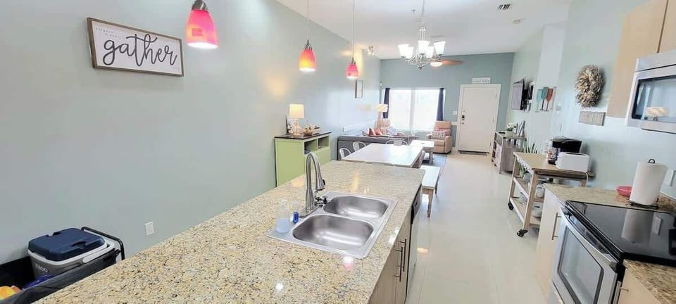 Condo, Multiple Beds, Patio, Garden View (La Isla F102) | Private kitchen | Fridge, microwave, oven, stovetop