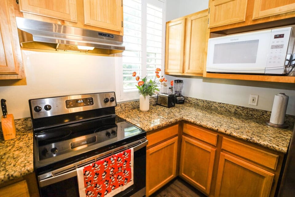 Fully Equipped Kitchen#Disney #Parks #kingdom #springs #Vacation #Rental #waterpark #Kissimmee #Orlando #universal #citywalk #hotspot #shortstay #longstay #resort #calypsokay #runawaybeachclub