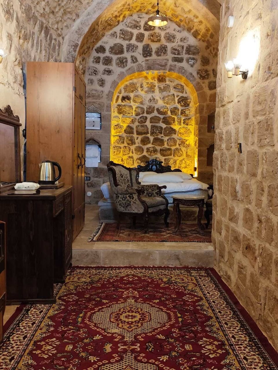 Titanik Room | Free minibar items, bed sheets