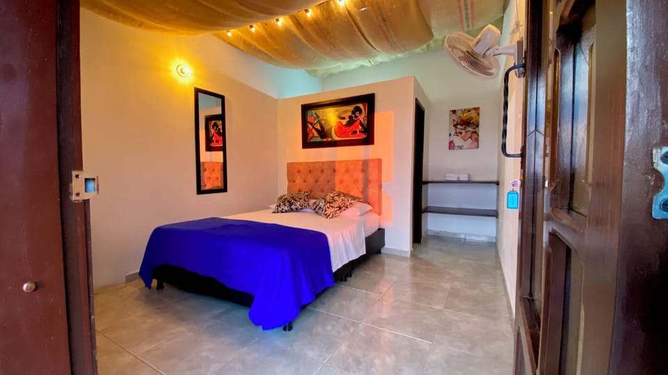 Design Room, 1 Double Bed, Garden View | Individually decorated, individually furnished, laptop workspace