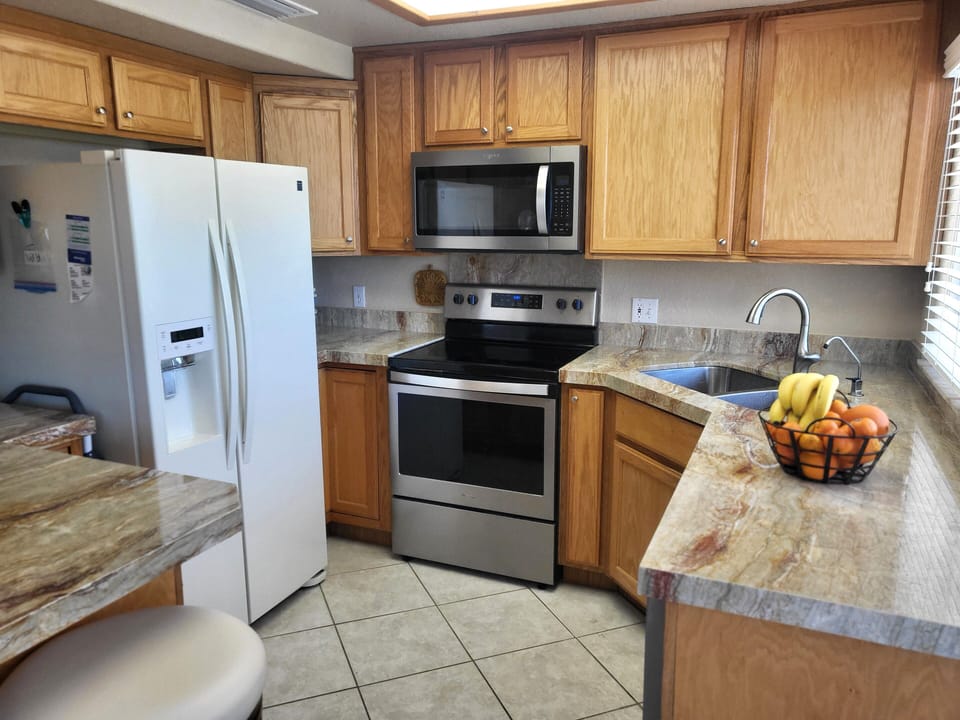 Kitchen with Quartzite counters