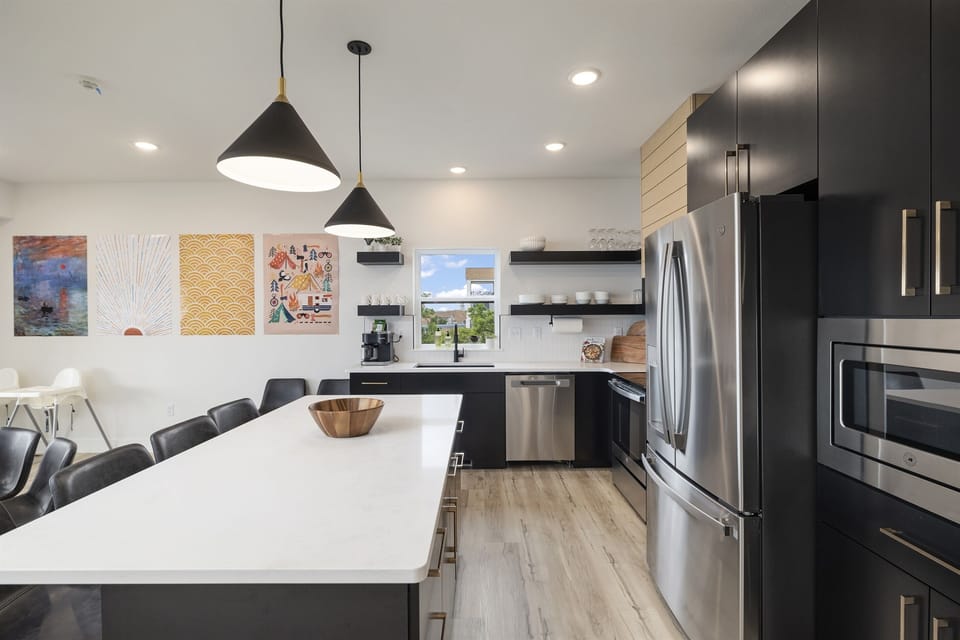 Main Level: Kitchen