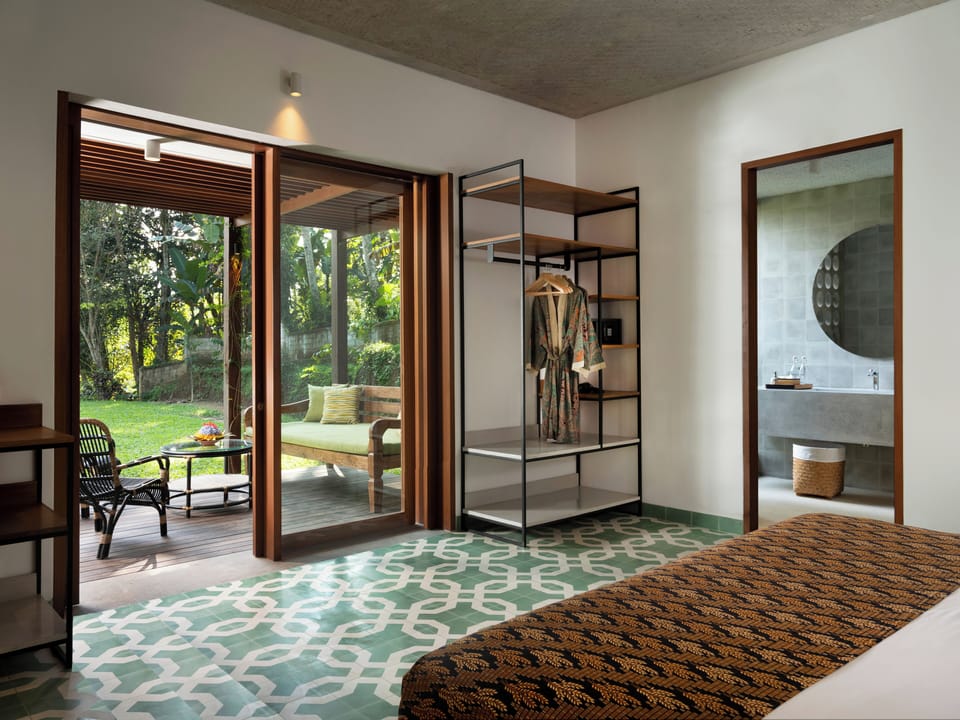 Third bedroom with double bed king size bed. 
