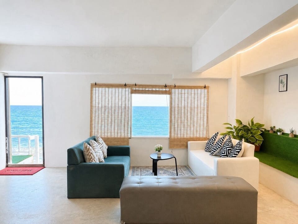 Beach/ocean view
