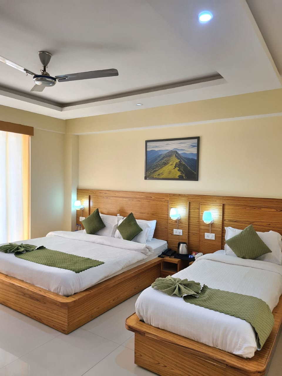 Four Bedroom | Desk, laptop workspace, blackout drapes, iron/ironing board