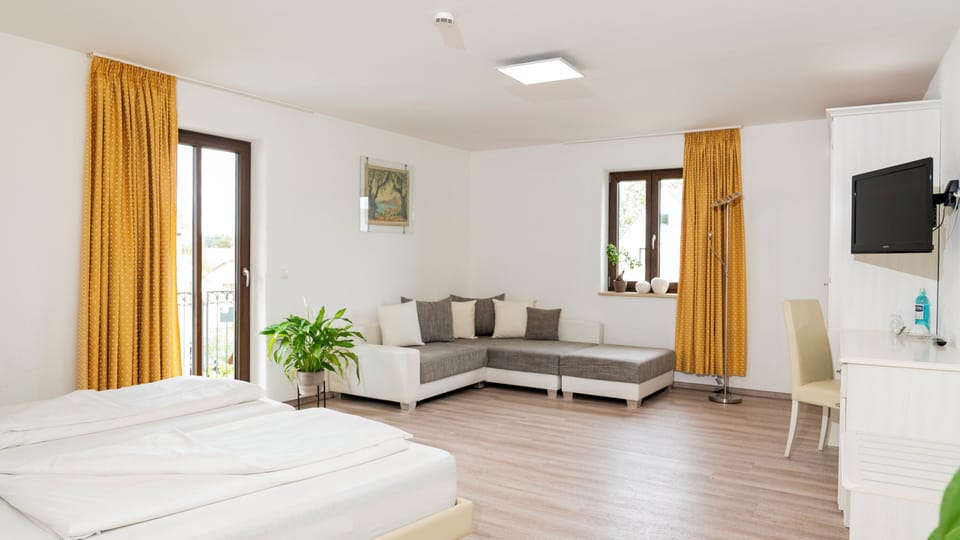 Double or Twin Room | In-room safe, desk, laptop workspace, blackout drapes