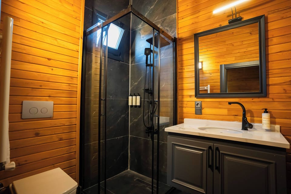 Family Bungalow, 2 Bedrooms, Mountain View, Sea Facing | Bathroom | Shower, free toiletries, hair dryer, slippers
