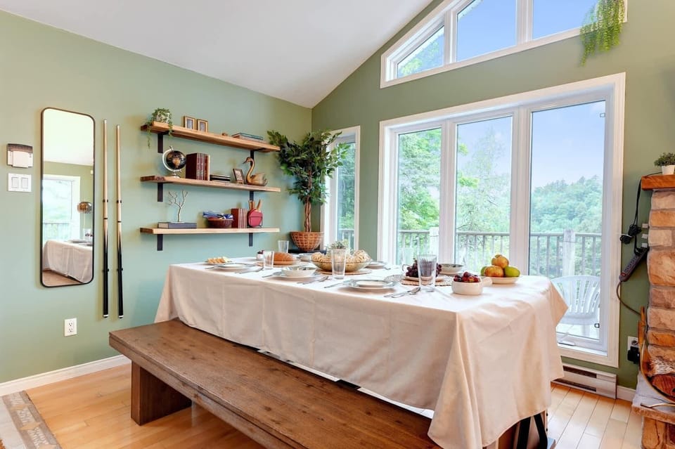 Dining room/salle a manger