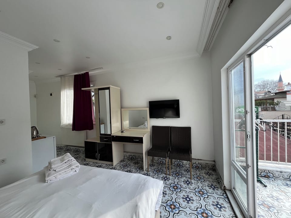 City Double Room | Soundproofing, iron/ironing board, free WiFi
