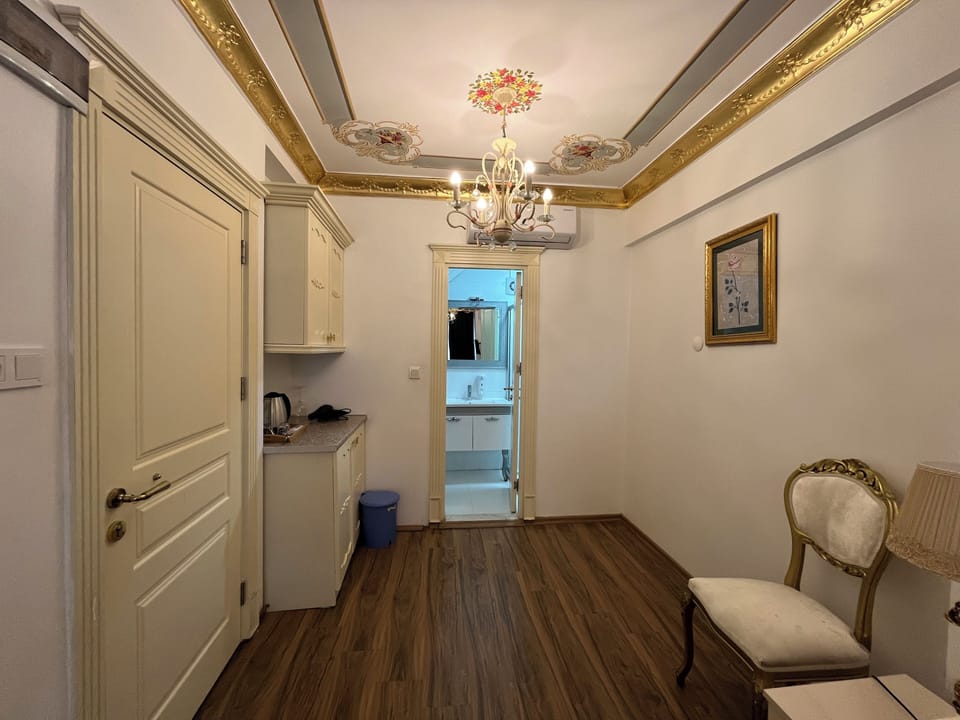 Superior Triple Room | Soundproofing, iron/ironing board, free WiFi