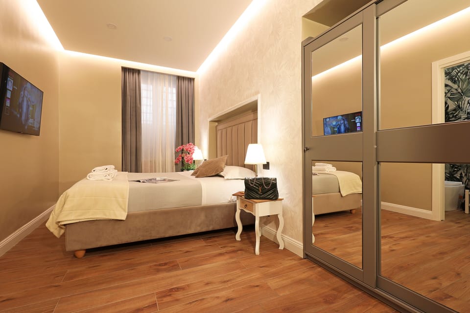 Deluxe Room | In-room safe, blackout drapes, soundproofing, iron/ironing board
