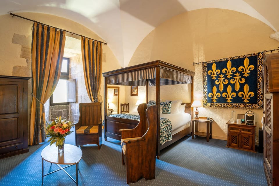 Superior Room, 1 King Bed, Non Smoking (Canopy Bed) | In-room safe, individually decorated, desk, iron/ironing board