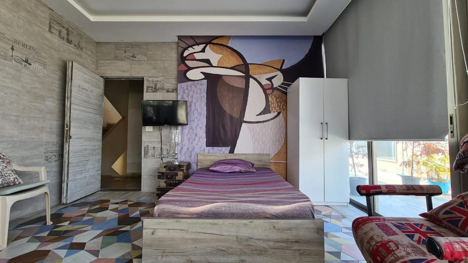 Studio | Iron/ironing board, WiFi (free), bed sheets