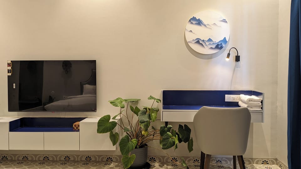 Premier River View Room With Balcony | 1 bedroom, desk, free WiFi, bed sheets