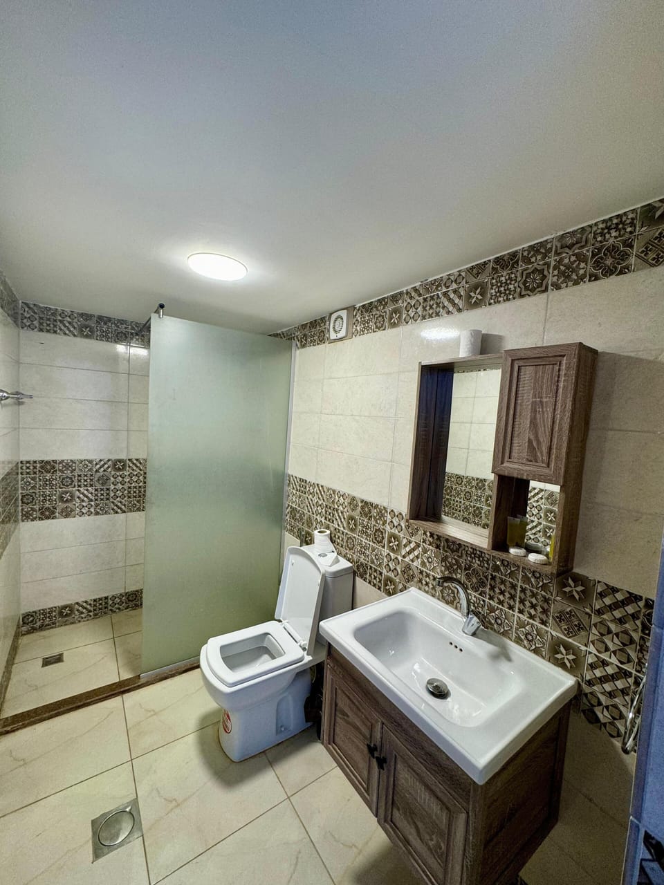 Luxury Double or Twin Room, Mountain View | Bathroom | Combined shower/tub, rainfall showerhead, free toiletries, bidet