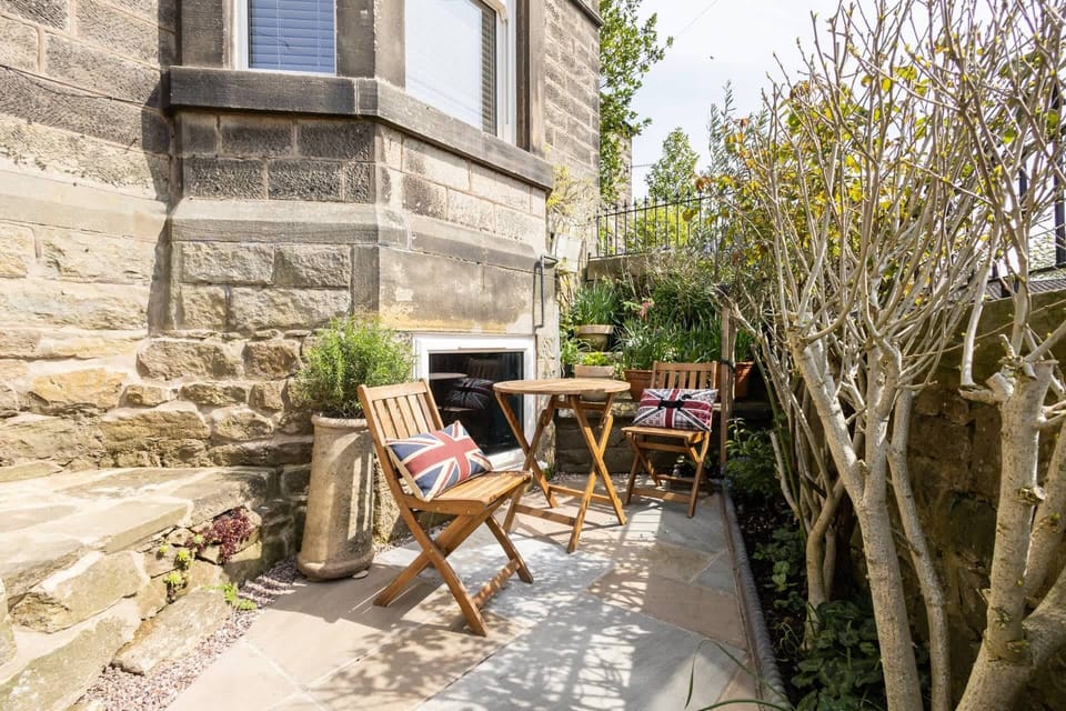 Rock End, Matlock - Host & Stay
